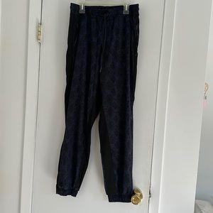 Athleta navy patterned brooklyn jogger